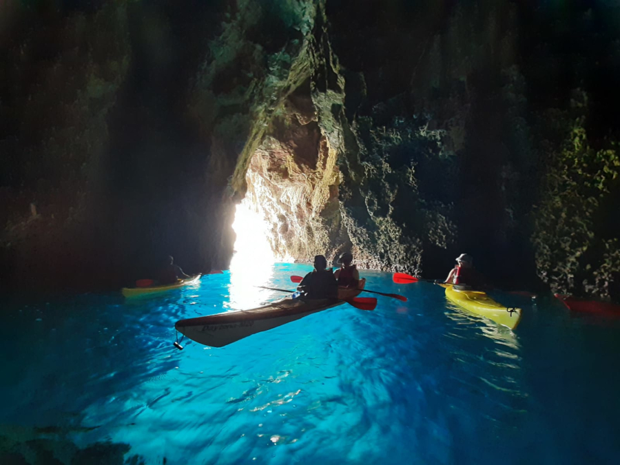 2023 2-Hours Excursion to the Blue Grotto of Taormina in Isola Bella